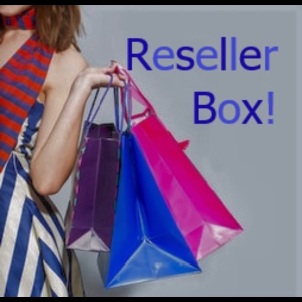 8-10 ITEM RESELLER MYSTERY BOX